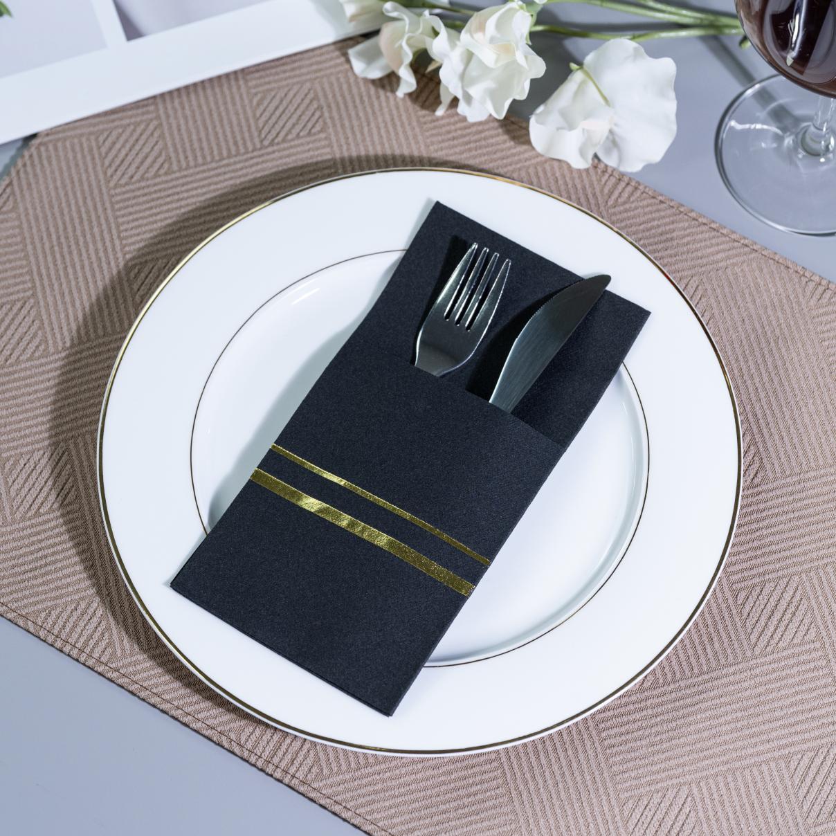 Serviettes en papier Airlaid noires avec marquage à chaud Serviettes en papier Airlaid noires avec marquage à chaud
