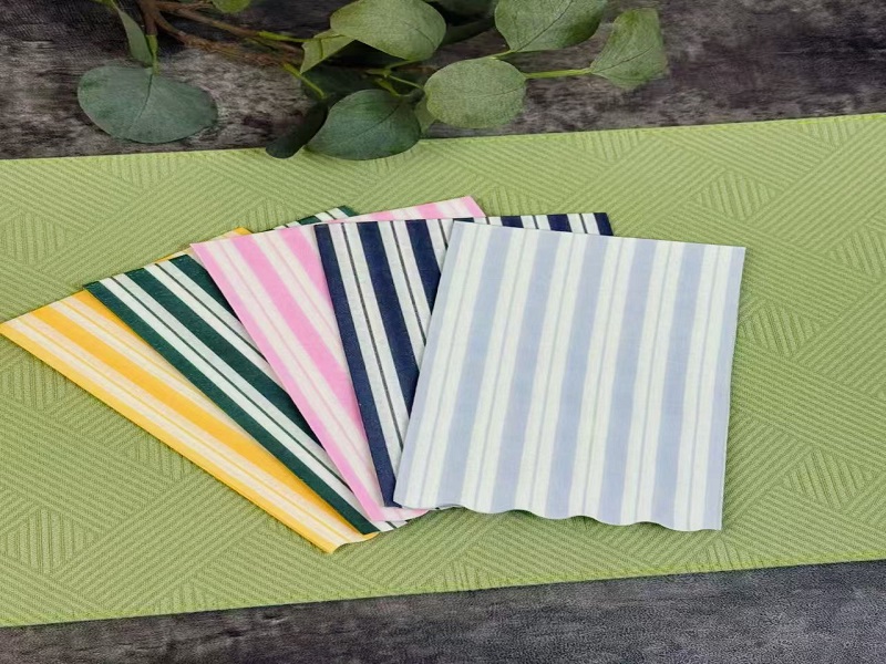 Comment choisir des serviettes découpées de haute qualité : matériaux, épaisseur et conseils de conception ?