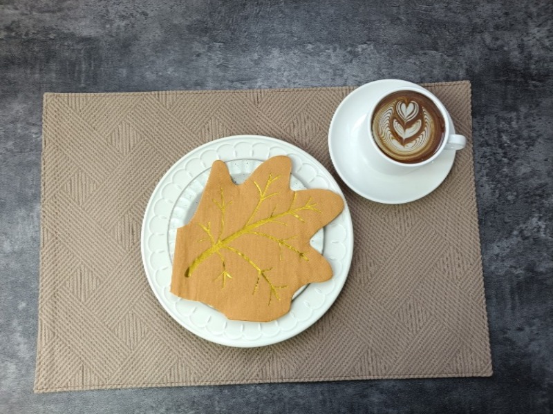 Que sont les serviettes découpées ? Un guide complet de ces essentiels créatifs de la décoration de table