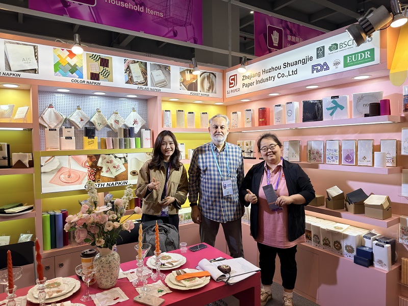 Un bon départ à la Foire de Canton du printemps 2026 : des conversations intéressantes, de nouvelles opportunités et un partenariat marquant